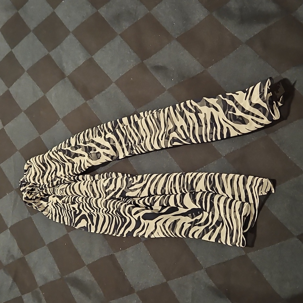 Zebra Print Oblong Scarf - Picture 4 of 5